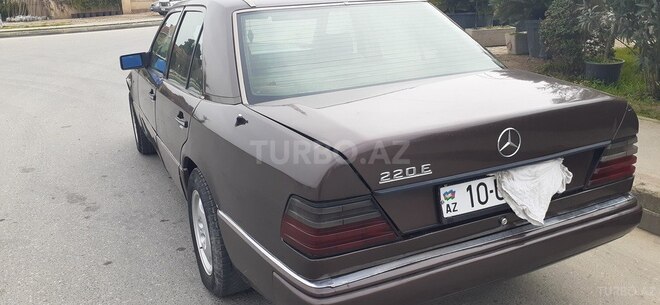 Mercedes E 220 1993, 600,000 km - 2.2 л - Bakı