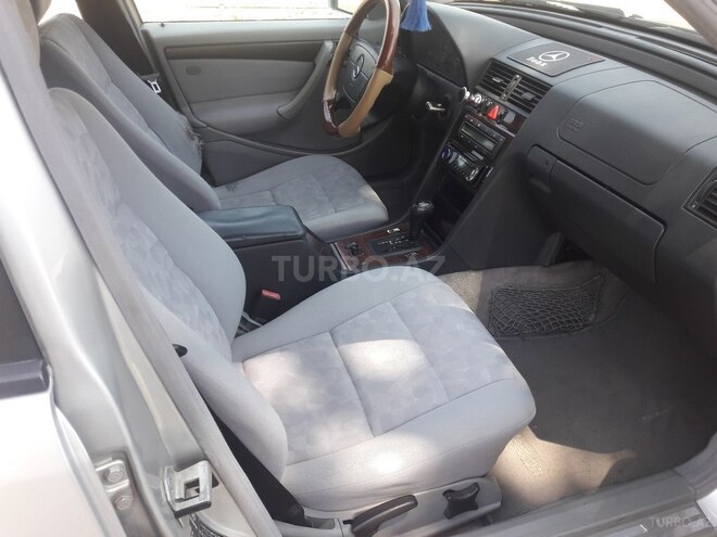 Mercedes C 220 1999, 398,000 km - 2.2 l - Bakı