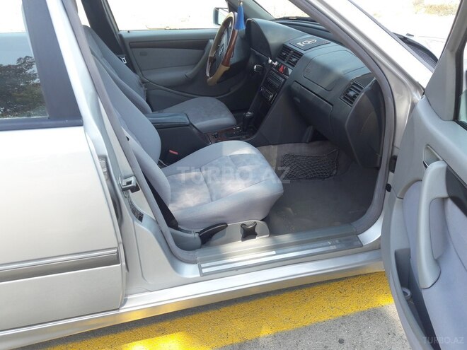 Mercedes C 220 1999, 398,000 km - 2.2 l - Bakı