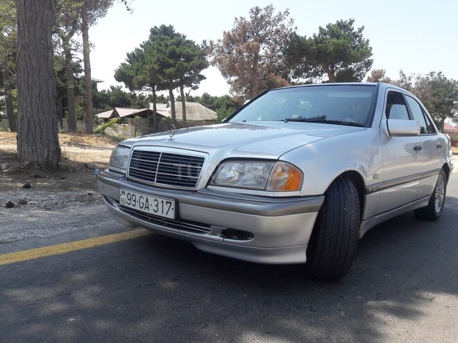 Mercedes C 220 1999, 398,000 km - 2.2 l - Bakı