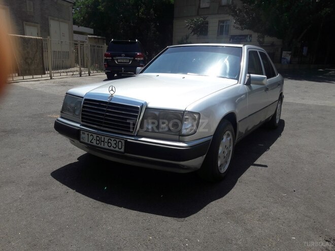 Mercedes E 250 1992, 323,232 km - 2.5 l - Bakı