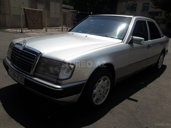 Mercedes E 250 1992, 323,232 km - 2.5 l - Bakı