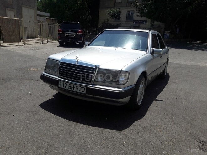 Mercedes E 250 1992, 323,232 km - 2.5 l - Bakı
