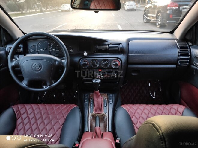 Opel Omega 1995, 305,463 km - 2.0 l - Sumqayıt