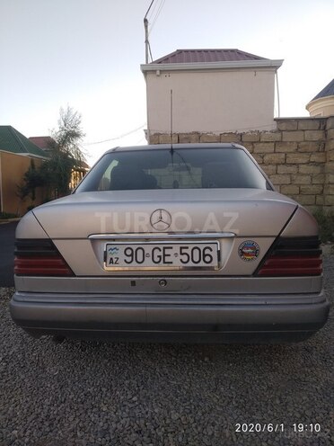 Mercedes E 220 1994, 401,020 km - 2.2 l - Bakı