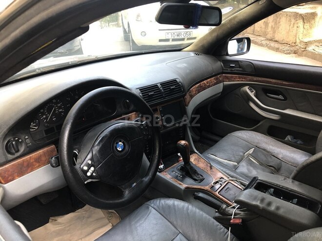 BMW 528 2000, 250,000 km - 2.8 l - Bakı