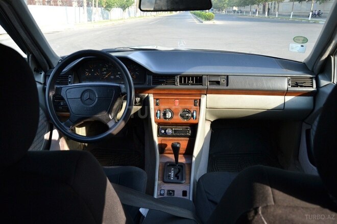 Mercedes E 250 1991, 380,351 km - 2.5 l - İmişli