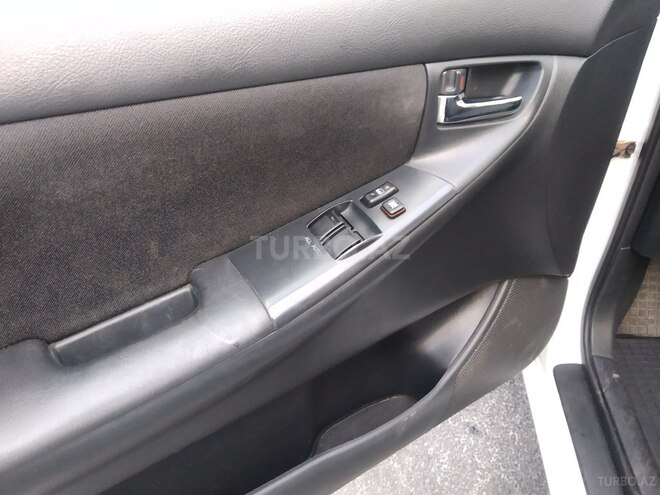 Toyota Corolla 2005, 130,498 km - 1.4 л - Bakı
