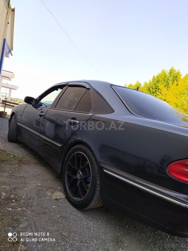 Mercedes E 430 2001, 260,000 km - 4.3 l - Balakən