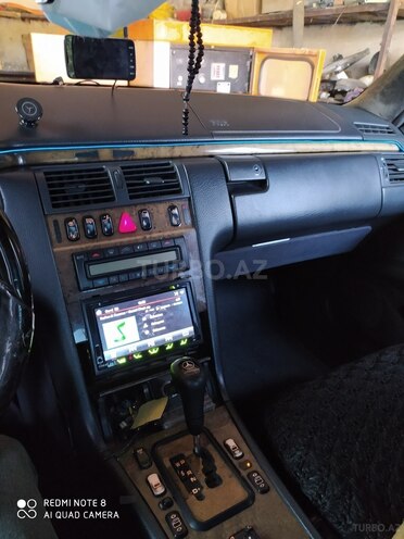 Mercedes E 430 2001, 260,000 km - 4.3 l - Balakən