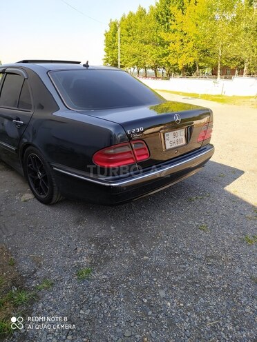 Mercedes E 430 2001, 260,000 km - 4.3 l - Balakən