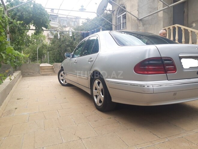 Mercedes E 220 2000, 317,364 km - 2.2 л - Xırdalan