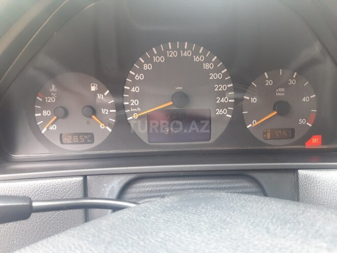 Mercedes E 220 2000, 317,364 km - 2.2 л - Xırdalan