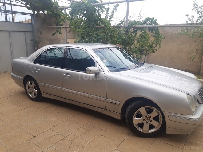 Mercedes E 220 2000, 317,364 km - 2.2 л - Xırdalan