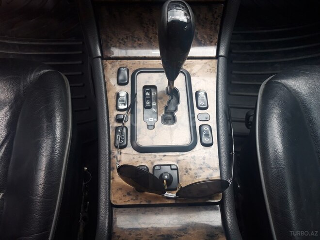 Mercedes E 220 2000, 317,364 km - 2.2 л - Xırdalan