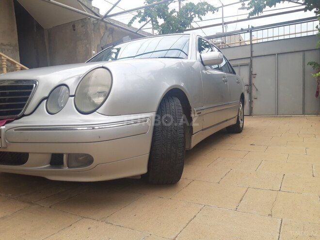 Mercedes E 220 2000, 317,364 km - 2.2 л - Xırdalan
