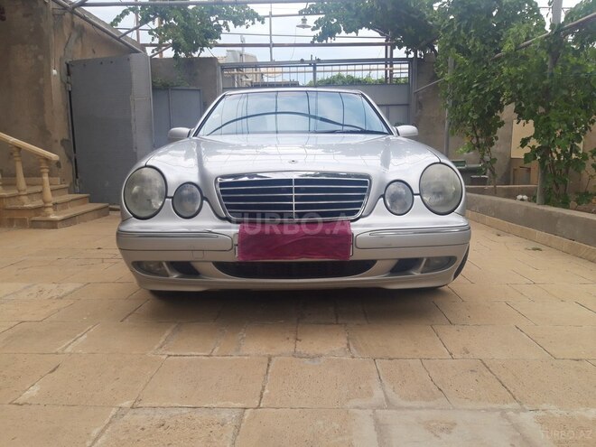 Mercedes E 220 2000, 317,364 km - 2.2 л - Xırdalan