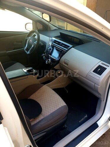 Toyota Prius V 2015, 60,251 km - 1.8 л - Bakı