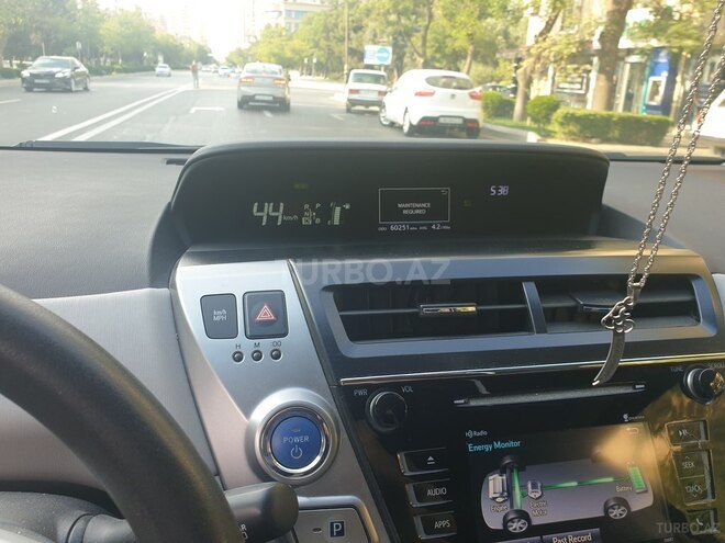 Toyota Prius V 2015, 60,251 km - 1.8 л - Bakı