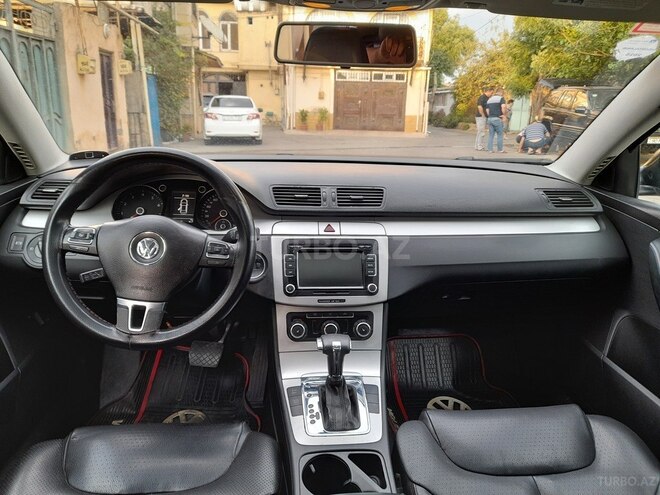 Volkswagen Passat 2010, 131,000 km - 2.0 l - Bakı