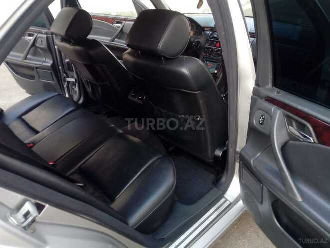 Mercedes E 220 2001, 321,222 km - 2.2 l - Bakı