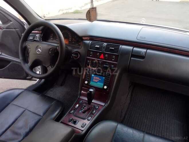 Mercedes E 220 2001, 321,222 km - 2.2 l - Bakı