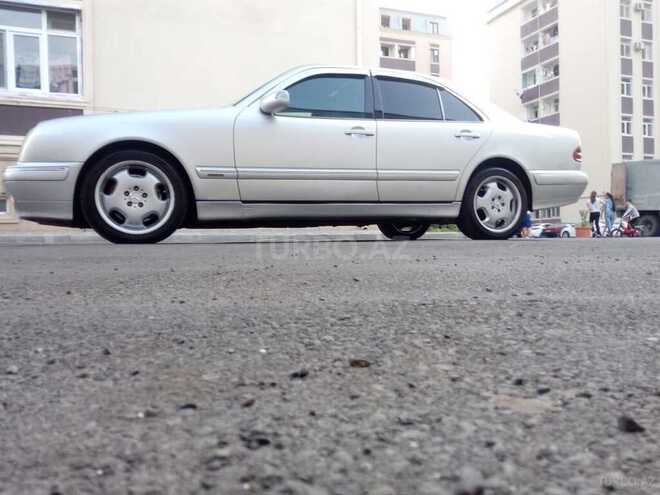 Mercedes E 220 2001, 321,222 km - 2.2 l - Bakı