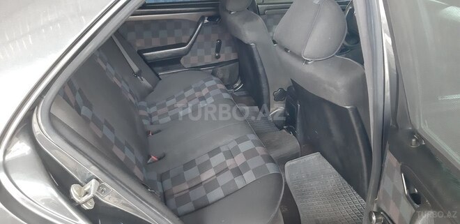 Mercedes C 200 1995, 292,913 km - 2.0 л - Yevlax