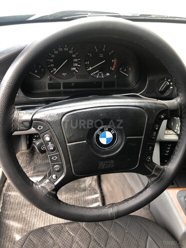 BMW 528 1999, 278,000 km - 2.8 l - Bakı