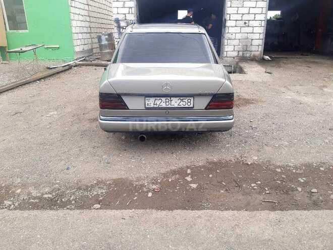 Mercedes 190 1991, 943,588 km - 2.0 l - Qazax