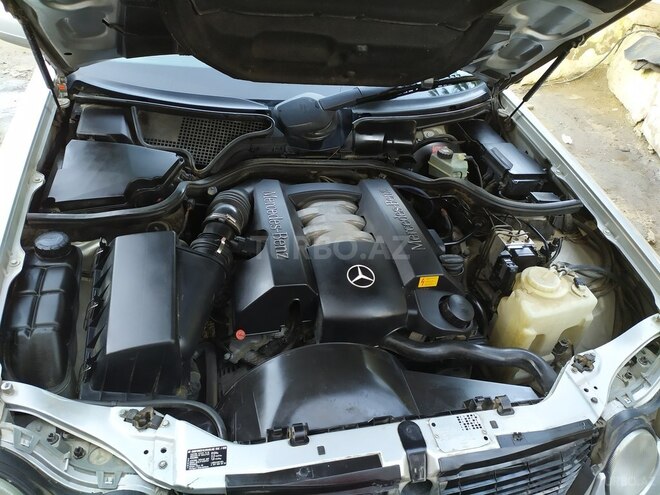 Mercedes E 240 1997, 310,000 km - 2.4 l - Şamaxı