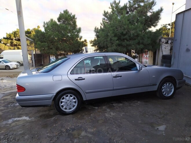 Mercedes E 240 1997, 310,000 km - 2.4 l - Şamaxı