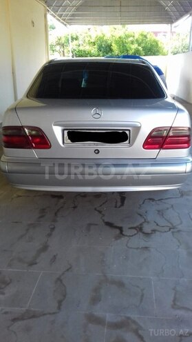 Mercedes E 220 2000, 280,000 km - 2.2 l - Bakı