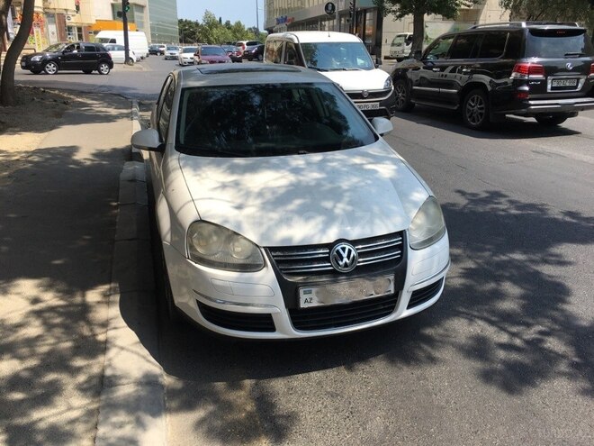 Volkswagen Jetta 2009, 228,859 km - 1.6 л - Bakı