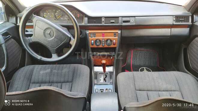 Mercedes E 200 1993, 325,800 km - 2.0 л - Bakı