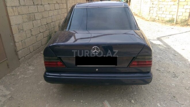 Mercedes E 200 1993, 325,800 km - 2.0 л - Bakı