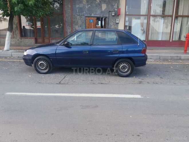 Opel Astra 1995, 325,686 km - 1.6 l - Şəki