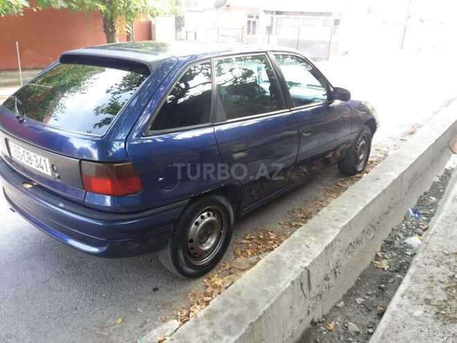 Opel Astra 1995, 325,686 km - 1.6 l - Şəki
