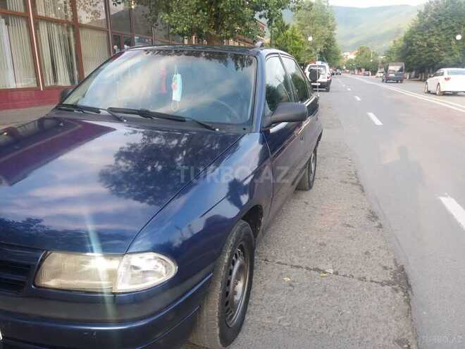 Opel Astra 1995, 325,686 km - 1.6 l - Şəki