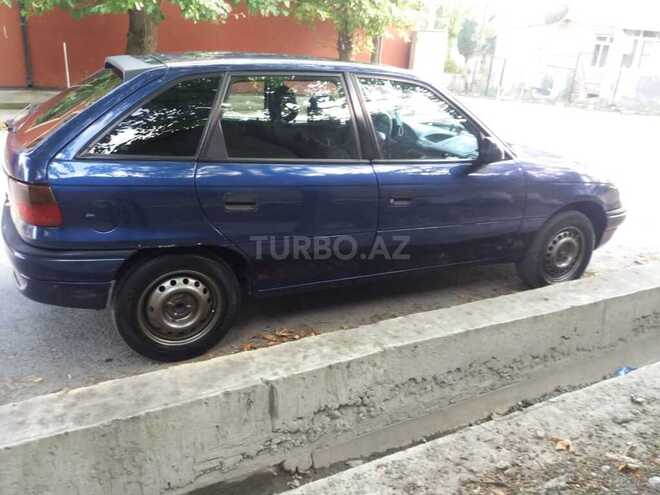Opel Astra 1995, 325,686 km - 1.6 l - Şəki