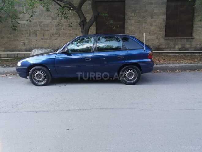 Opel Astra 1995, 325,686 km - 1.6 l - Şəki