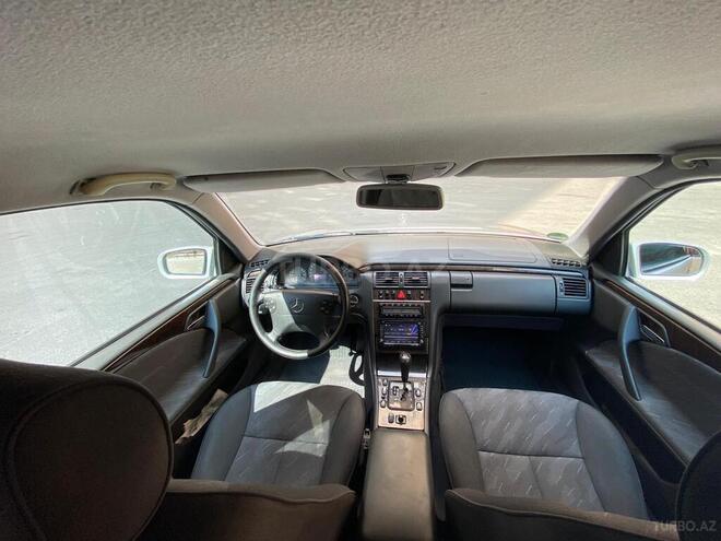 Mercedes E 240 2000, 236,521 km - 2.4 l - Bakı