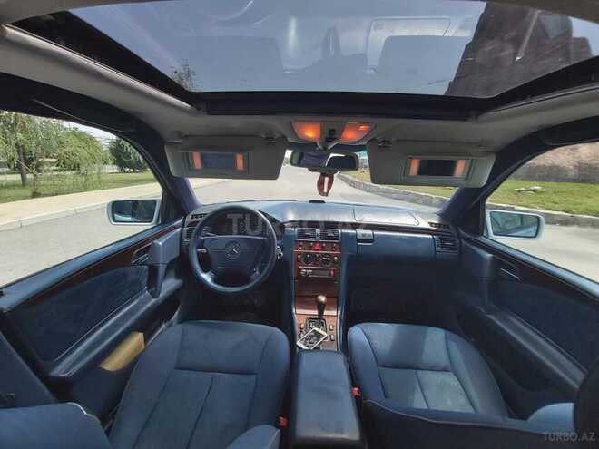 Mercedes E 230 1996, 270,000 km - 2.3 л - Xudat
