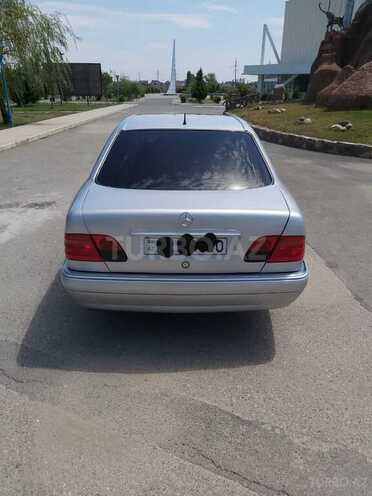 Mercedes E 230 1996, 270,000 km - 2.3 л - Xudat