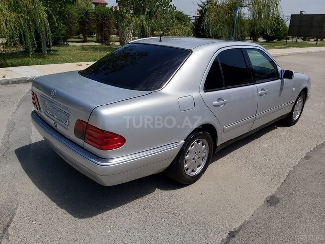 Mercedes E 230 1996, 270,000 km - 2.3 л - Xudat