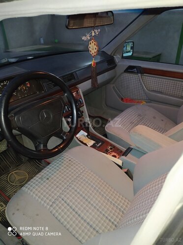 Mercedes E 250 1994, 240,000 km - 2.5 l - Bakı