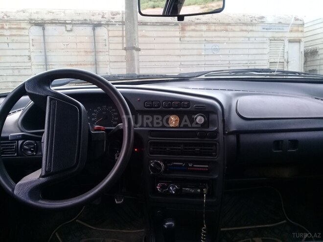 LADA (VAZ) 2115 2001, 100,000 km - 1.5 l - Salyan