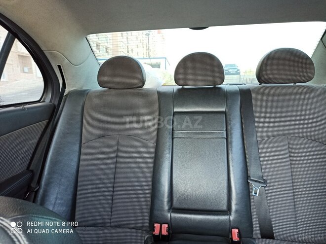 Mercedes E 220 2002, 272,000 km - 2.2 l - Bakı
