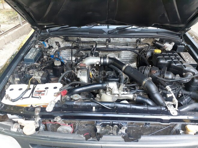Nissan Pathfinder 1997, 325,000 km - 2.7 l - Yevlax