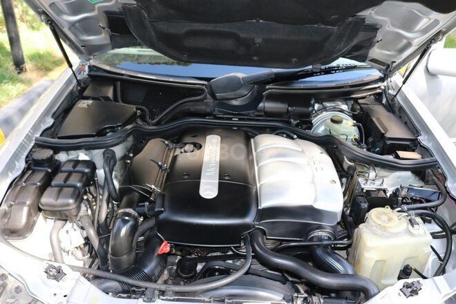 Mercedes E 220 2000, 300,000 km - 2.2 l - Bakı